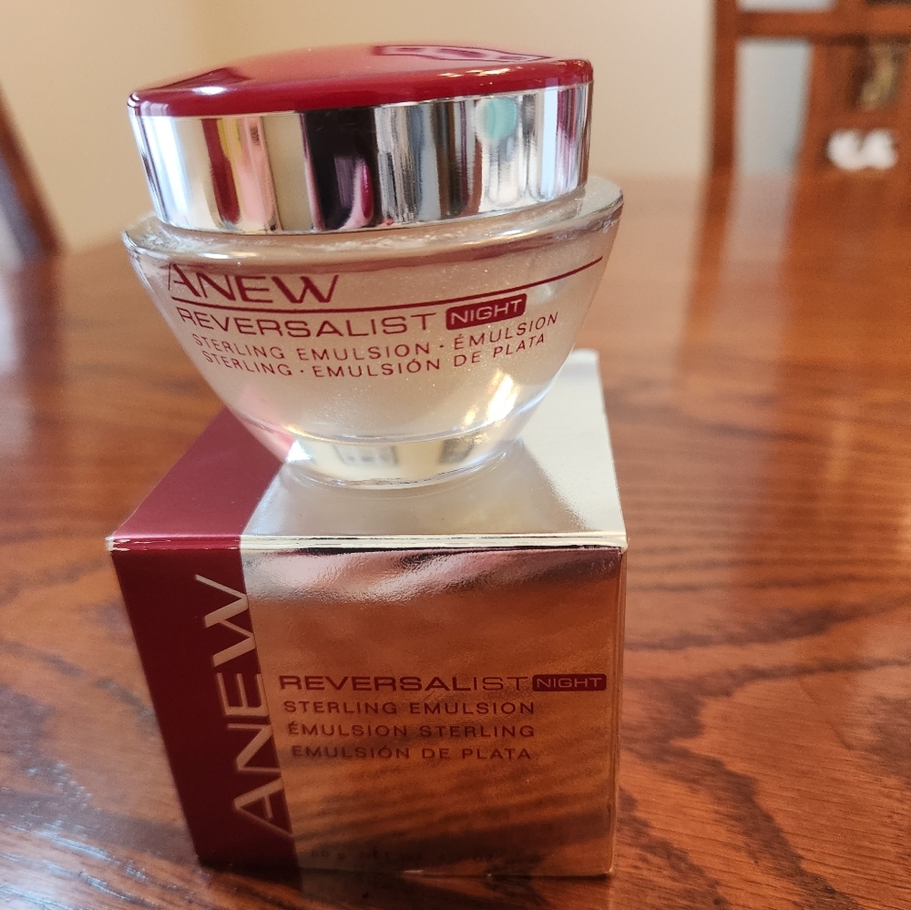 Avon Anew Reverlist Sterling Emulsion Night